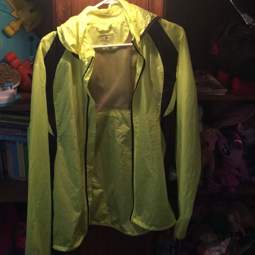 Brooks Running Windbreaker